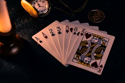 Rummy Hand - Which cards should be discarded?